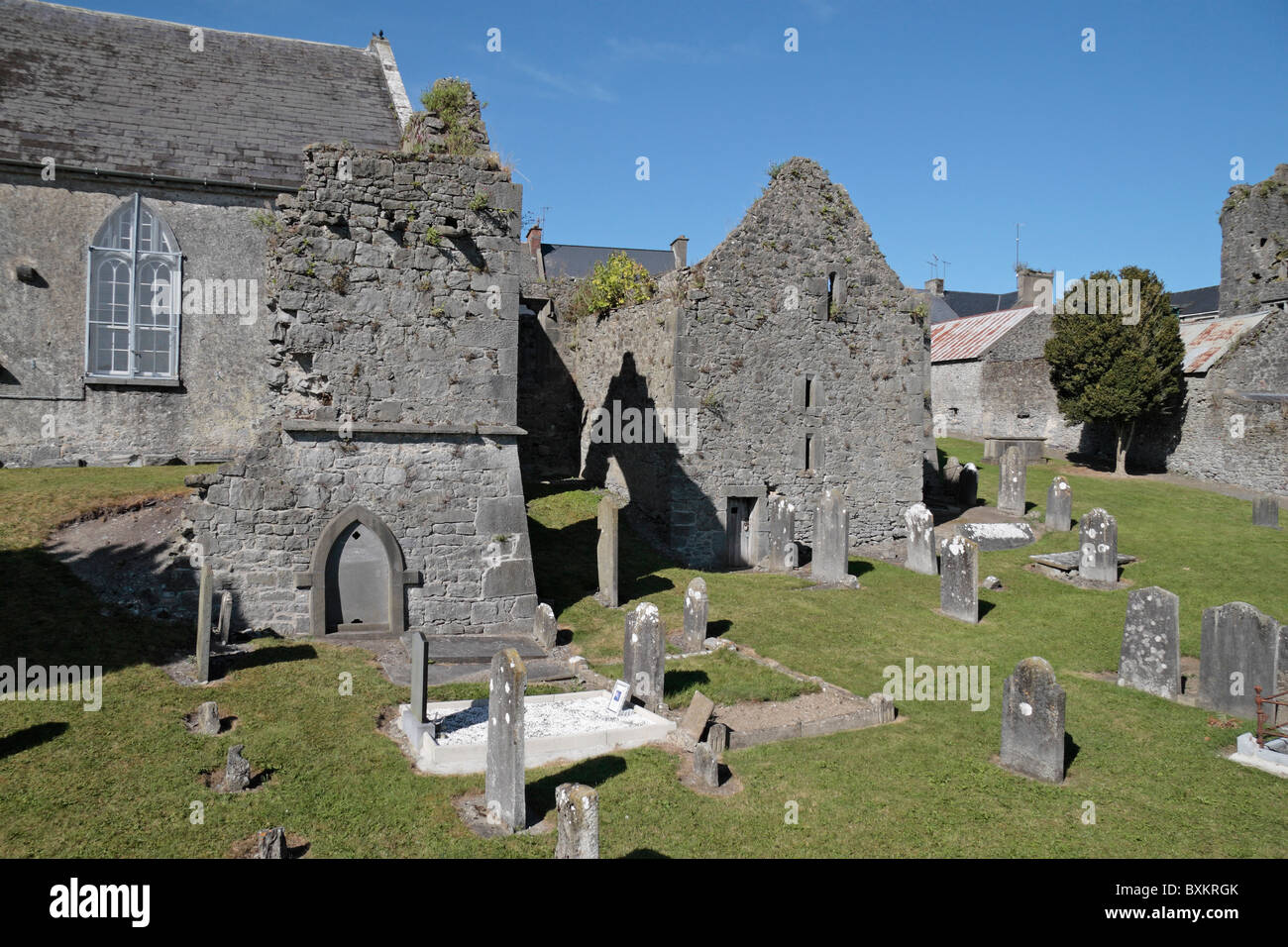 Tomba ingressi nella chiesa della Santa Trinità di Irlanda chiesa cimitero, Fethard, nella contea di Tipperary, Irlanda (Eire). Foto Stock