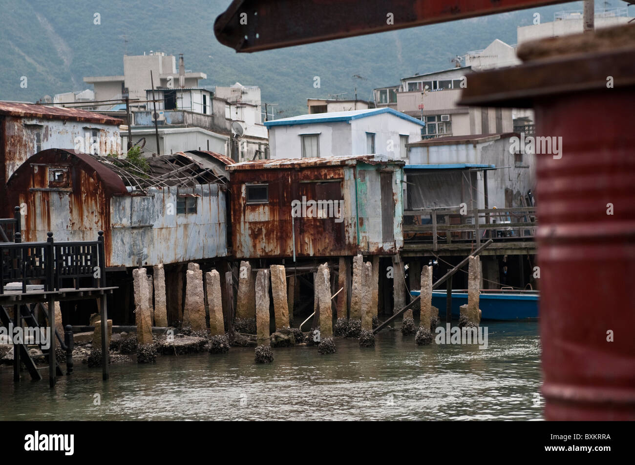 Casa su palafitte, Tai O villaggio, l'Isola di Lantau, Hong Kong, Cina Foto Stock