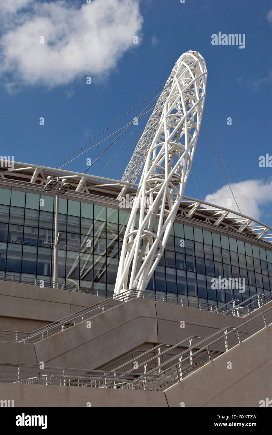 Il completamento dello stadio di Wembley. Il Wembley Stadium Arco trionfale è il principale obiettivo di questo £798m progetto. Foto Stock