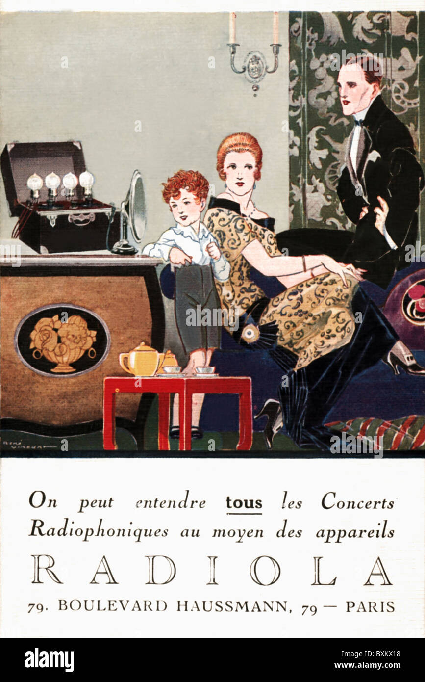 Broadcast, radio, famiglia ascolta radio, Francia, circa 1924, Additional-Rights-Clearences-non disponibile Foto Stock