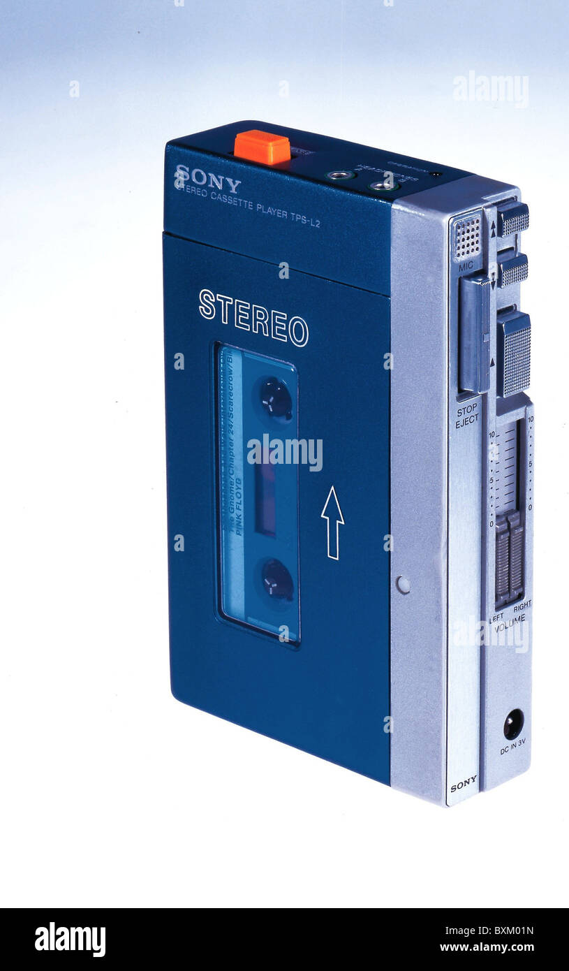 Sony walkman cassette player immagini e fotografie stock ad alta  risoluzione - Alamy