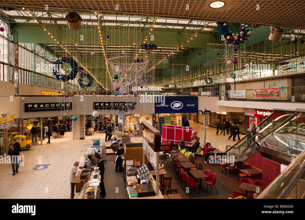 Regno Unito, Inghilterra, nello Yorkshire, Leeds, Merrion Centre, sessanta indoor sviluppo retail Foto Stock