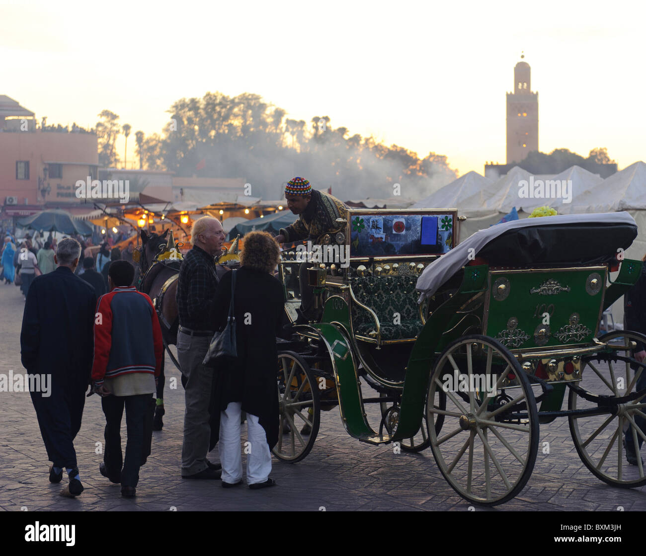 Vita su Djemaa El Fna Foto Stock