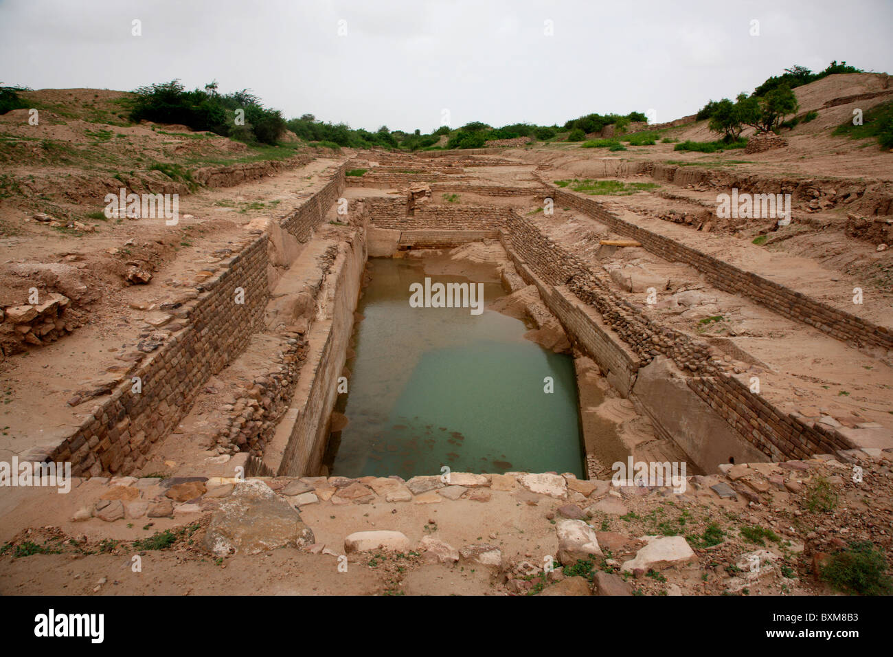 Resti di civiltà Harappan presso il sito di scavo di Dholavira, Gujarat, India Foto Stock