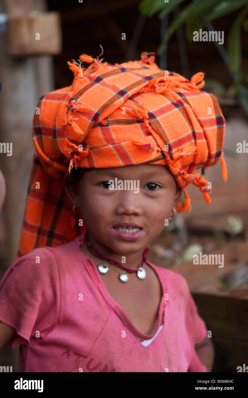 Tribali ragazza birmana Foto Stock