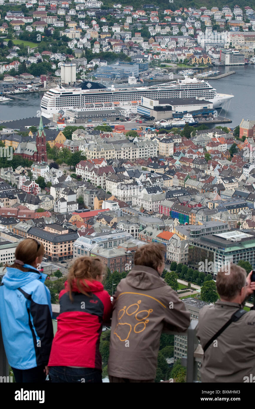 Le navi da passeggeri vista dal Monte Fløyen, Bergen. Foto Stock