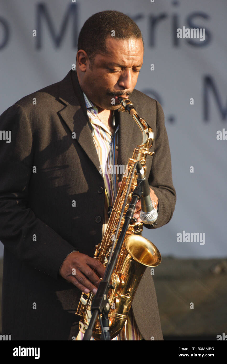 Il leggendario sassofonista jazz Donald Harrison, originatore del Nouveau Swing stile di jazz, eseguendo in Richmond Folk Festival Foto Stock