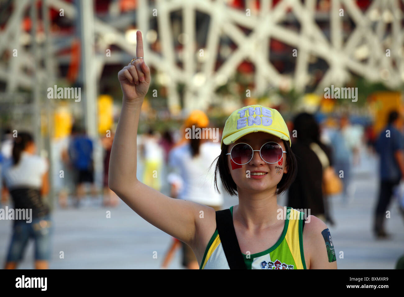 Femmina al di fuori del nido Stadium, Pechino, Cina Foto Stock