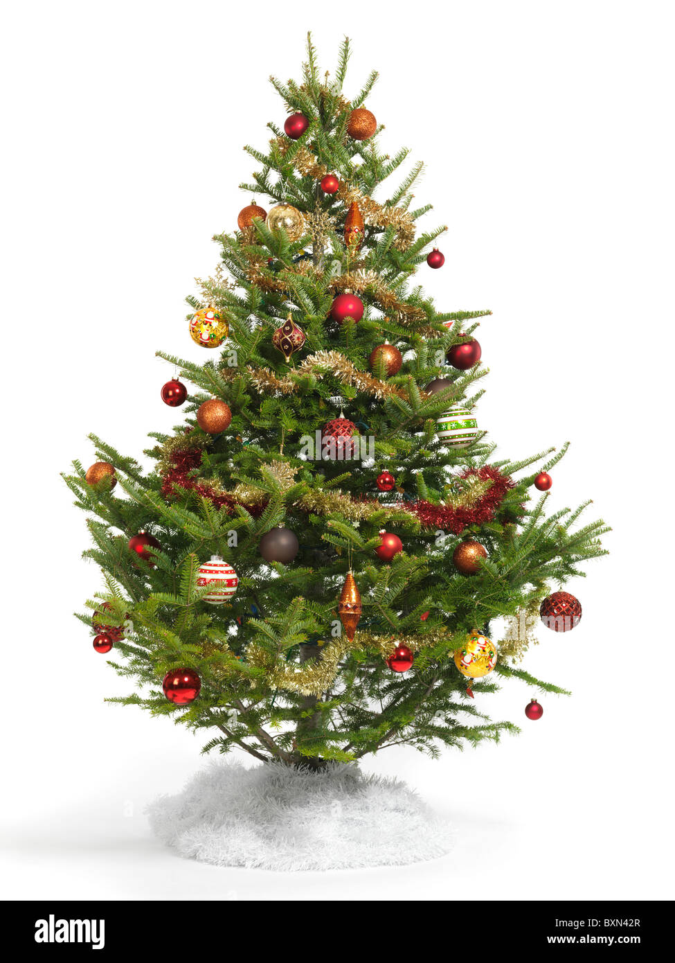 Albero di Natale decorato isolati su sfondo bianco Foto Stock