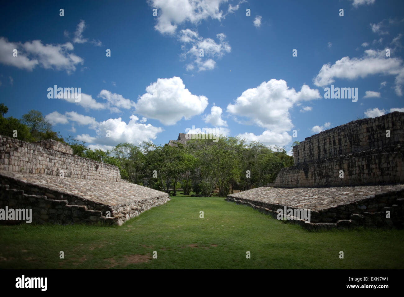 Il gioco maya della palla corte delle rovine Maya di Ek Balam nella penisola dello Yucatan in Messico, 19 giugno 2009. Foto Stock