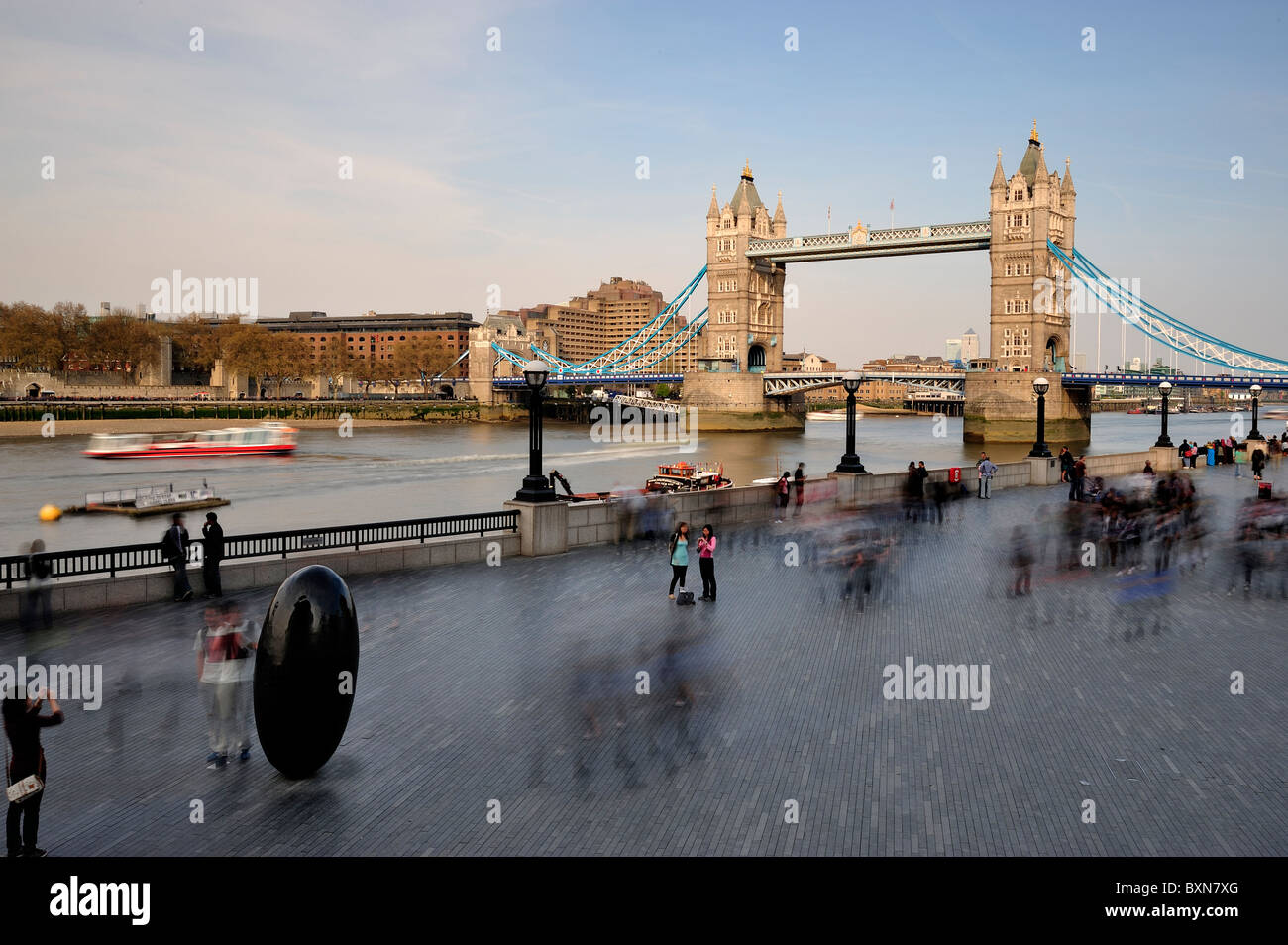 London Tower bridge al tramonto Foto Stock