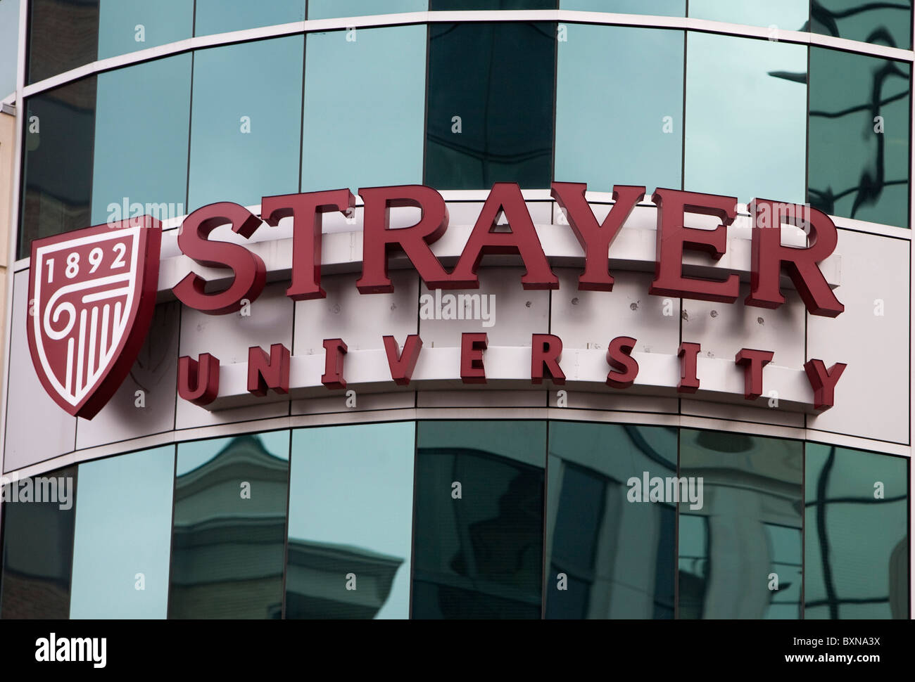 Un Strayer University for-profit college. Foto Stock