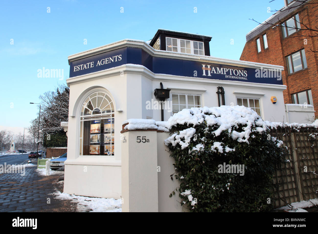 Agente immobiliare a Wimbledon High Street Surrey in Inghilterra Foto Stock