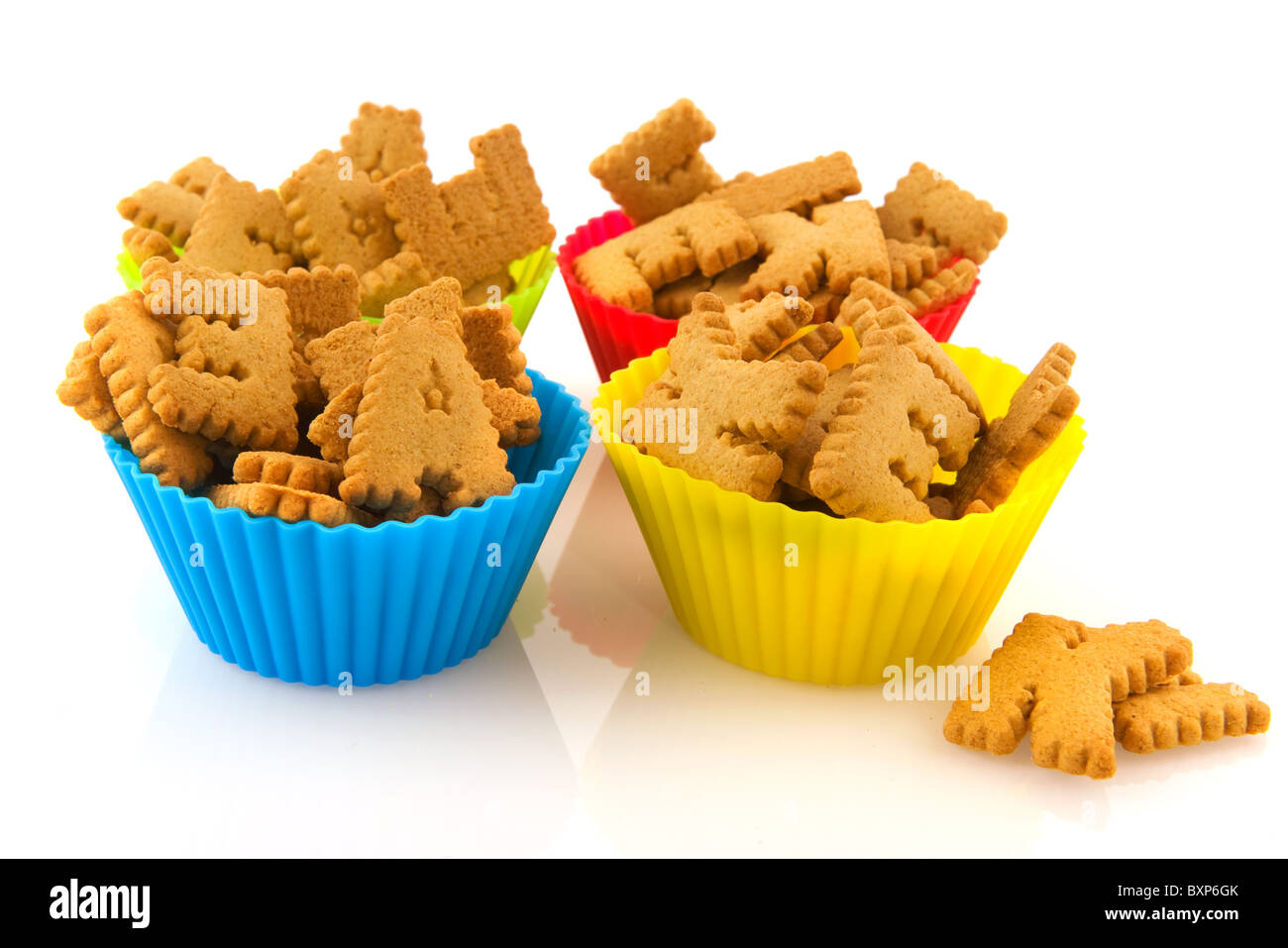 Molte opere educative lettera i cookie isolato su bianco Foto Stock