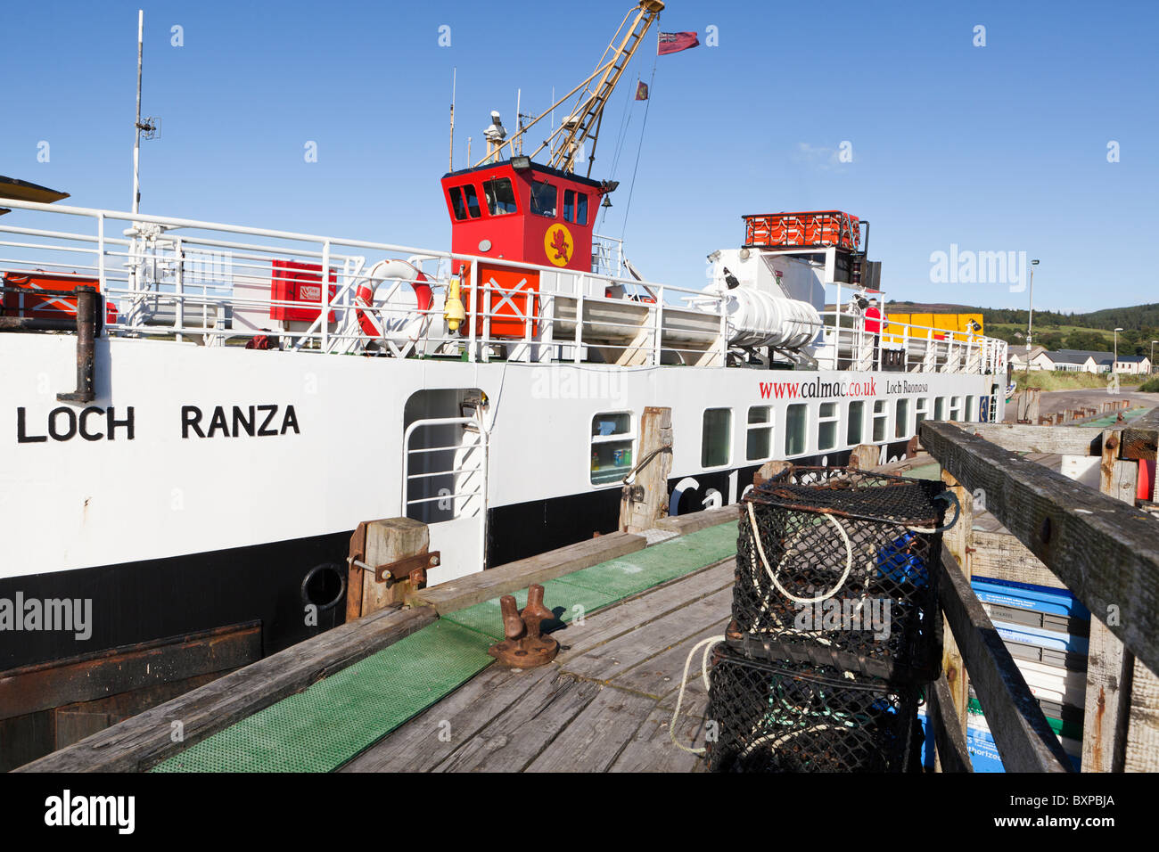 Il Caledonian MacBrayne traghetto da Gigha arrivando a Tayinloan sulla penisola di Kintyre, Argyll & Bute, Scozia. Foto Stock