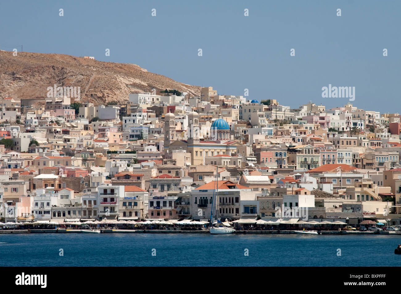 Il porto di Ermoupoli sull isola di SIROS, CICLADI Foto Stock