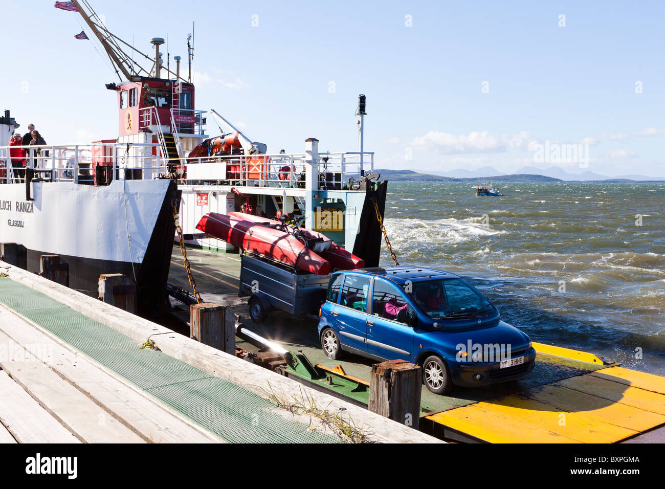 Lo sbarco di Caledonian MacBrayne Gigha traghetto arrivando a Tayinloan sulla penisola di Kintyre, Argyll & Bute, Scozia Foto Stock