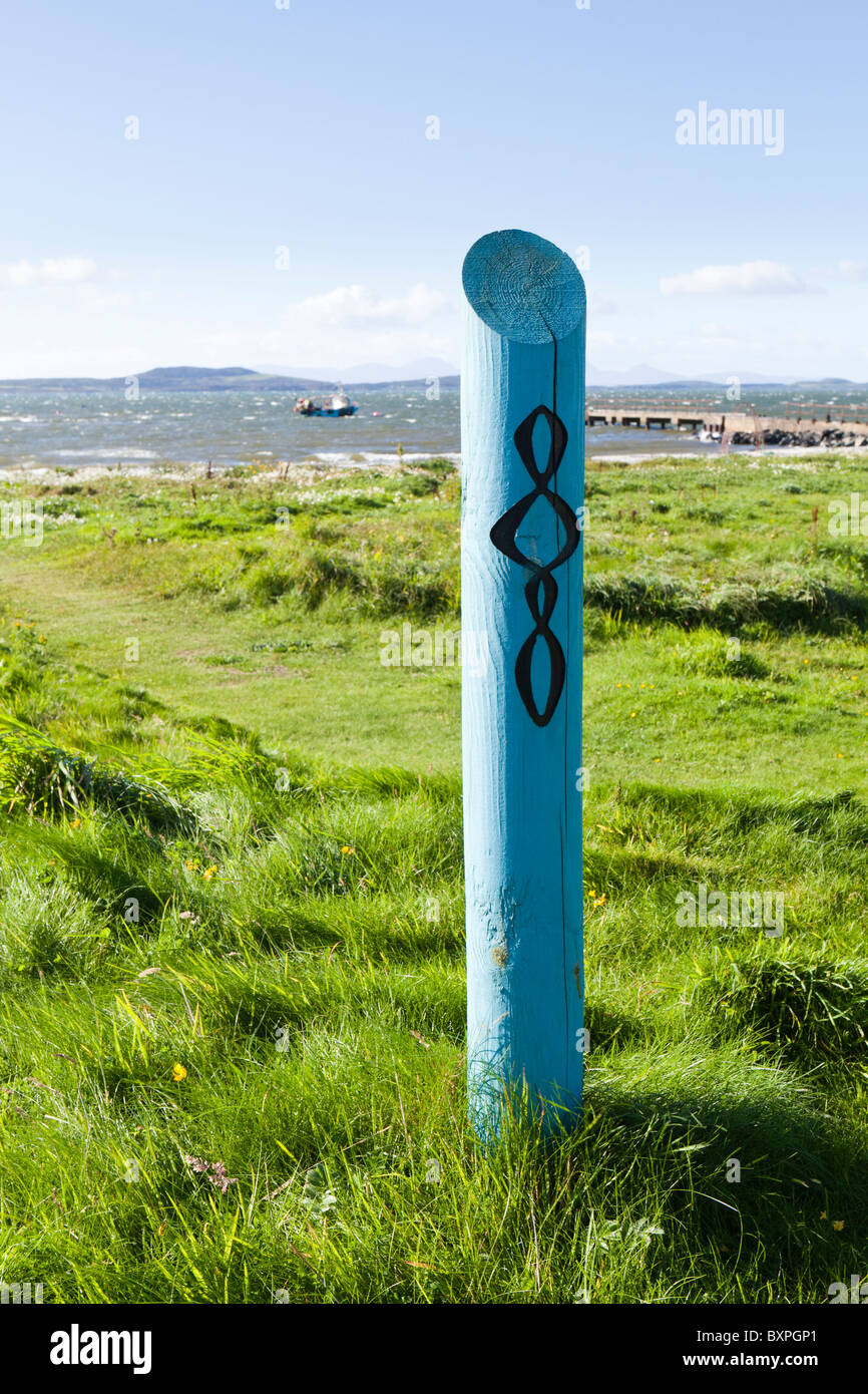 Un waymarking post per il modo di Kintyre a Tayinloan sulla penisola di Kintyre, Argyll & Bute, Scozia. Foto Stock