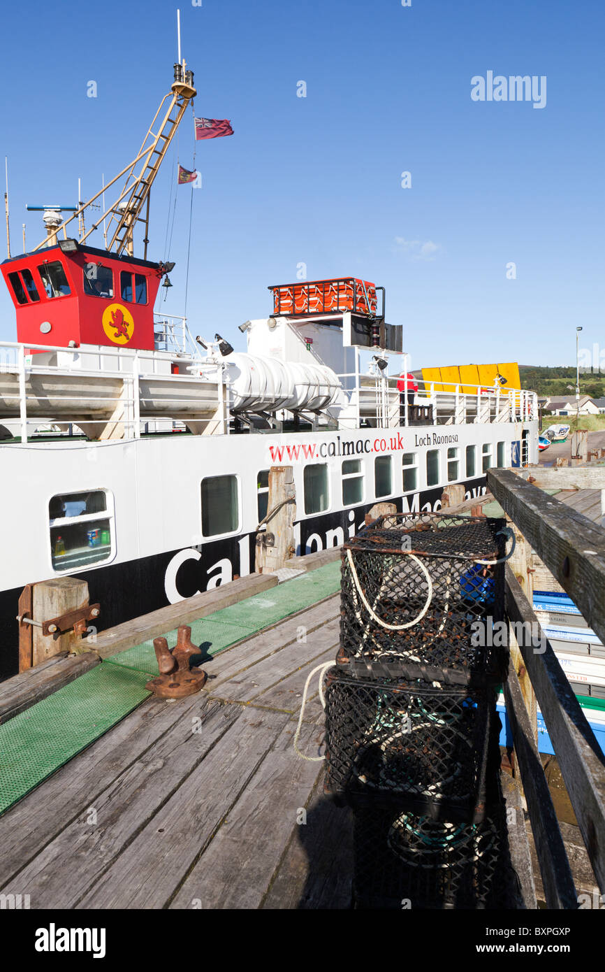 Il Caledonian MacBrayne traghetto da Gigha arrivando a Tayinloan sulla penisola di Kintyre, Argyll & Bute, Scozia. Foto Stock