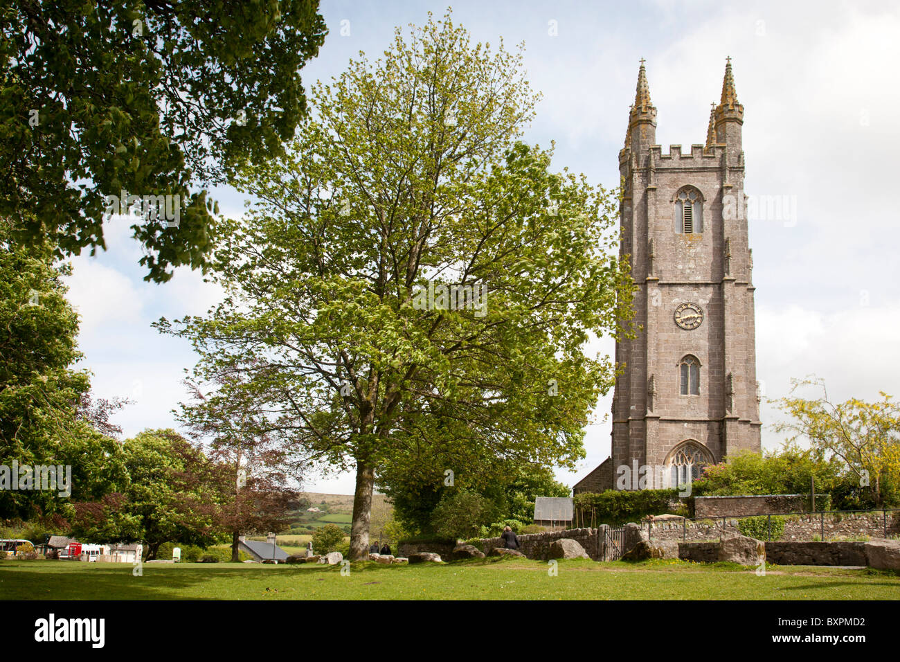 Il villaggio verde a Widecombe In Moro, Dartmoor Devon England Regno Unito Foto Stock