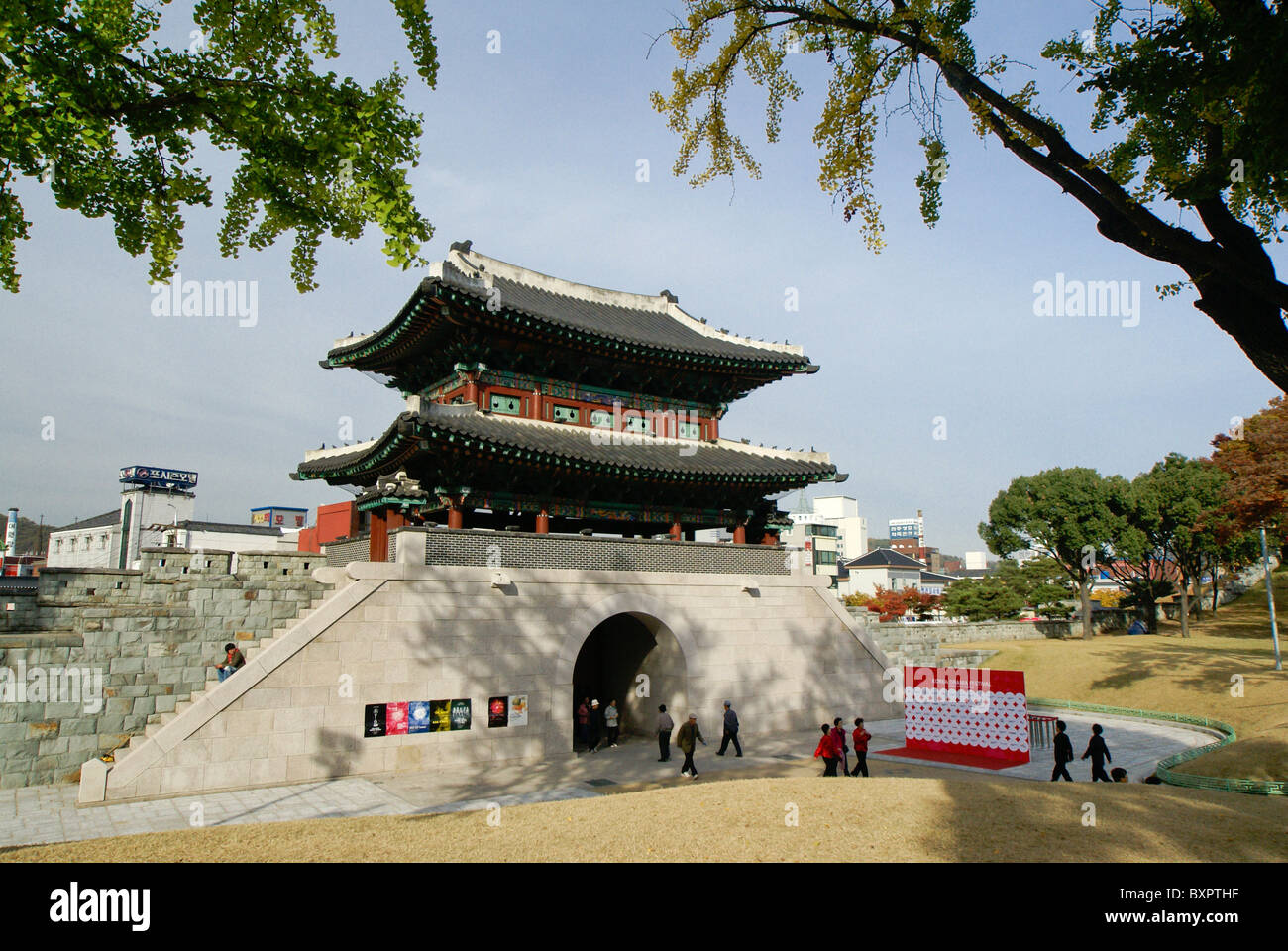 Fortezza di Jinju porta est, Jinju, Corea del Sud Foto Stock