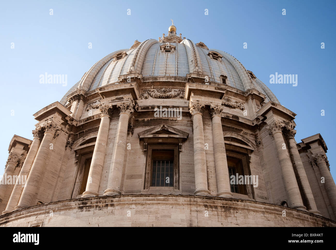 La cupola della Basilica di San Pietro in Vaticano, Roma Foto Stock