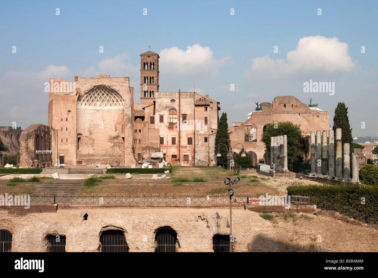 Le rovine del tempio di Venere e Roma, Roma Foto Stock