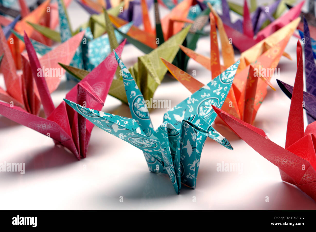 Carta Origami gru uccelli Foto Stock