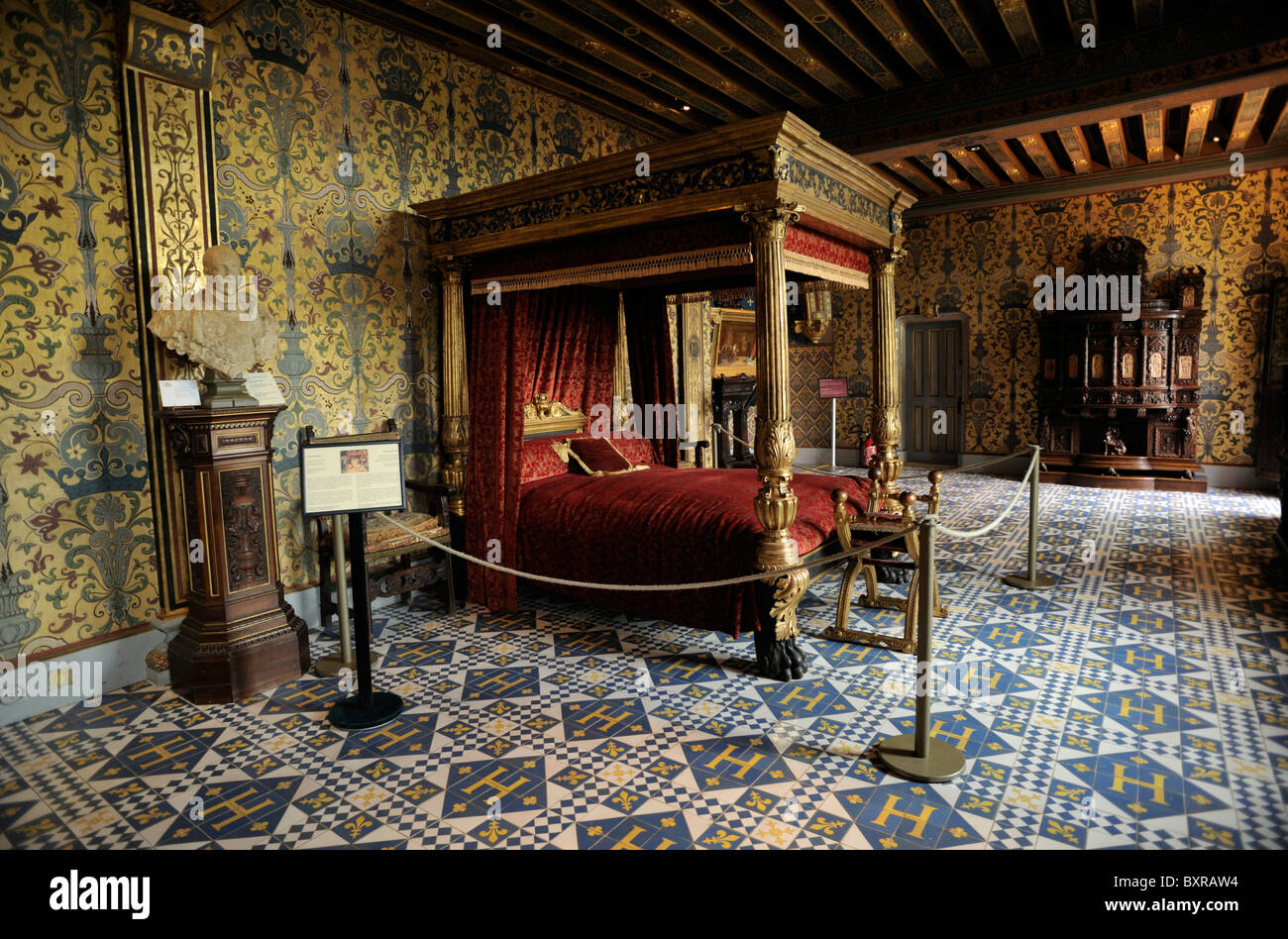 Francia, Valle della Loira, Blois, interno del castello, camera da letto del re Enrico III Foto Stock