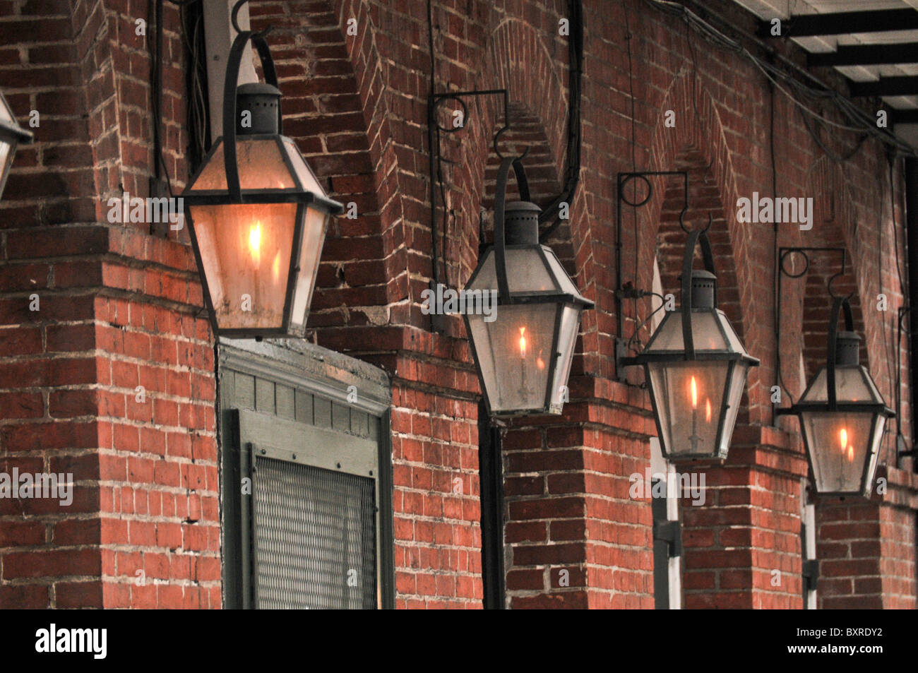 Gas Light Fixtures dettagli architettonici, quartiere francese, New Orleans, Louisiana Foto Stock