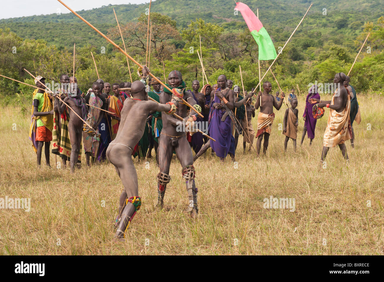 Donga stick fighter, tribù Surma, Tulgit, Omo river valley, Etiopia Africa Foto Stock