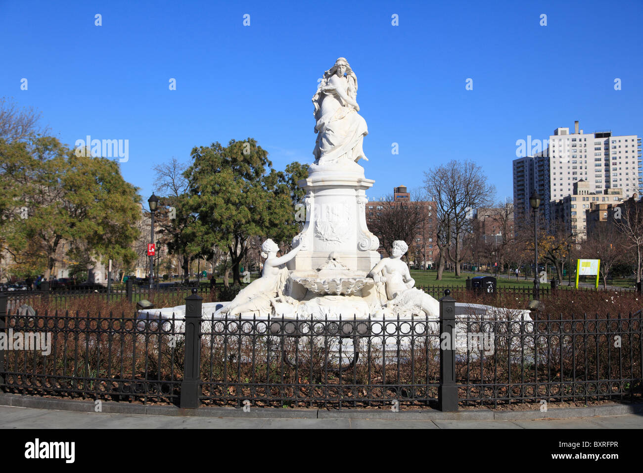 Heinrich Heine Fontana, noto anche come la Lorelei Fontana, Joyce Kilmer Park, Grand Concourse, Bronx, New York City, Stati Uniti d'America Foto Stock
