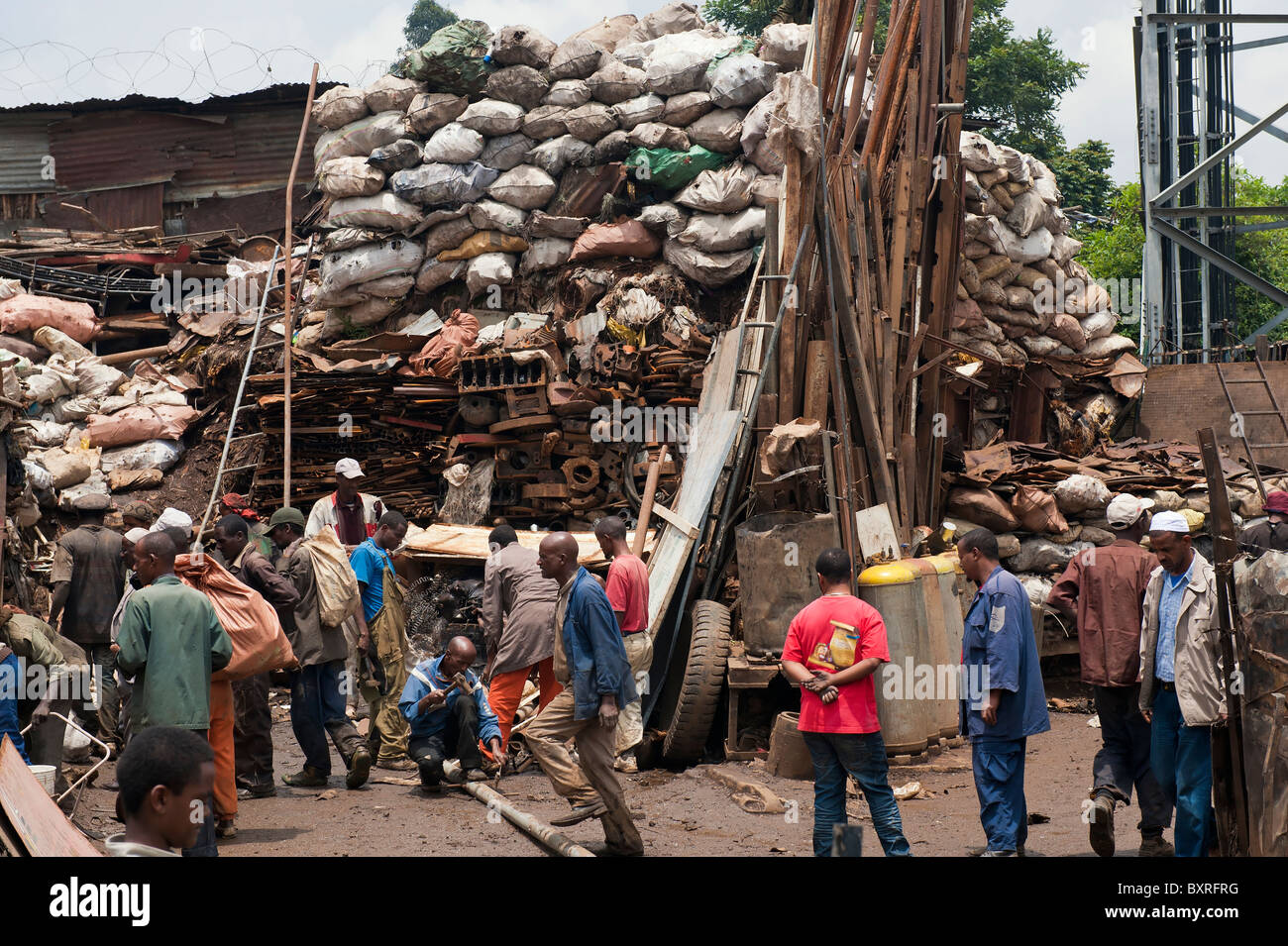 Market street scene, Mercato ad Addis Abeba, Etiopia Africa Foto Stock