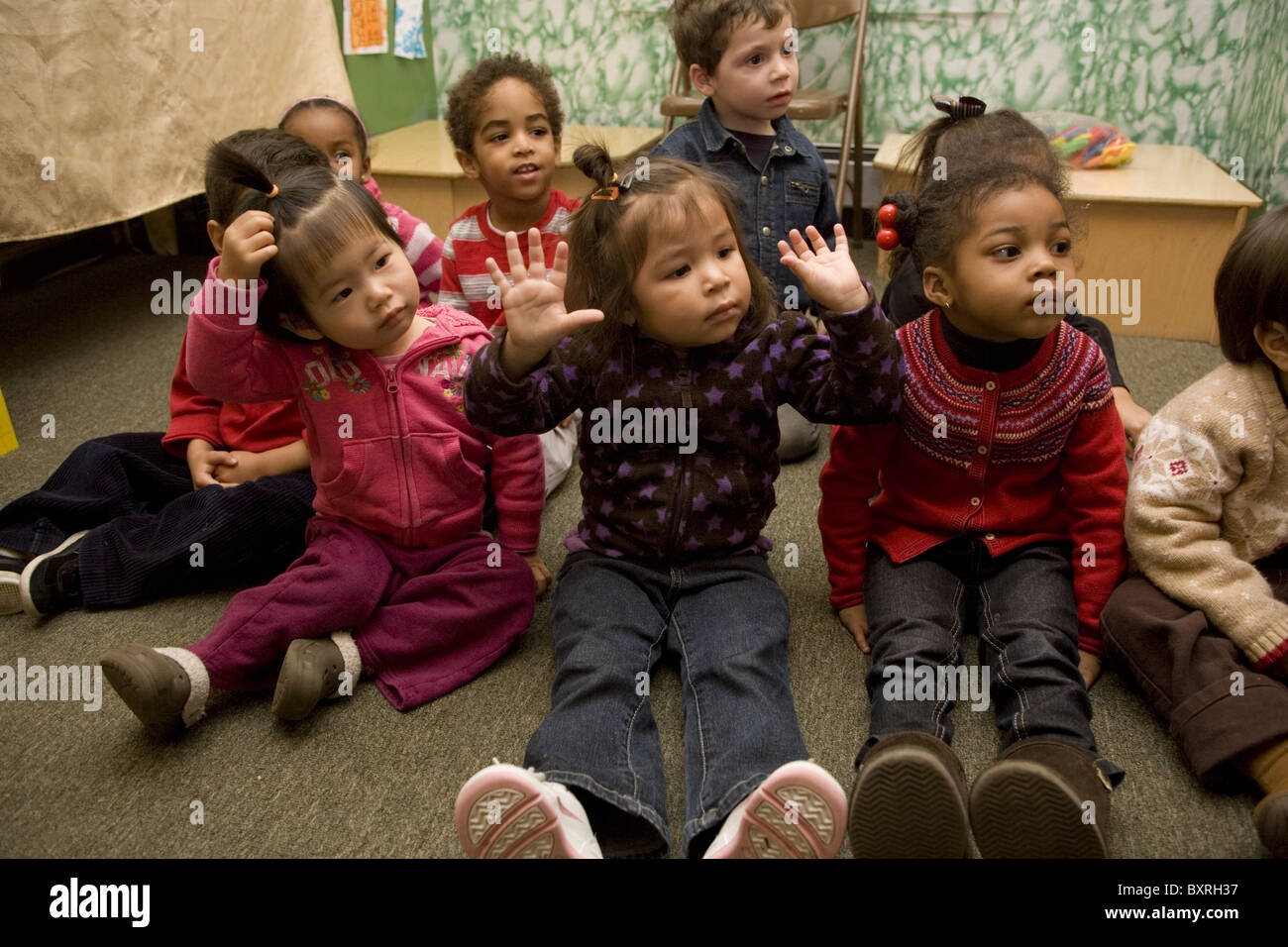 Scuola materna e pre-K in programma il altamente multiculturale quartiere Kensington di Brooklyn, New York. Foto Stock