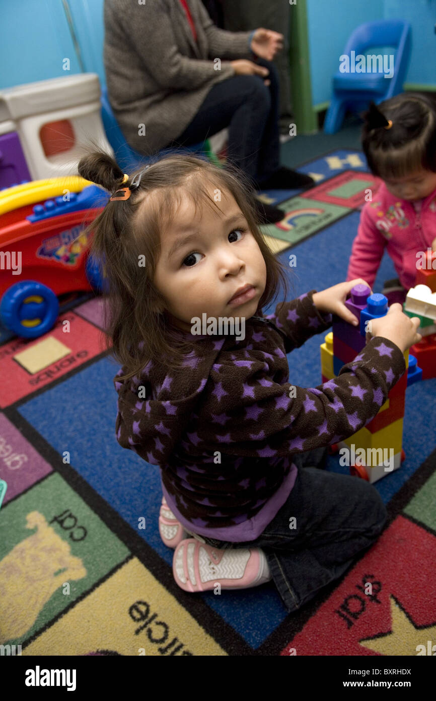 Scuola materna e pre-K in programma il altamente multiculturale quartiere Kensington di Brooklyn, New York. Foto Stock