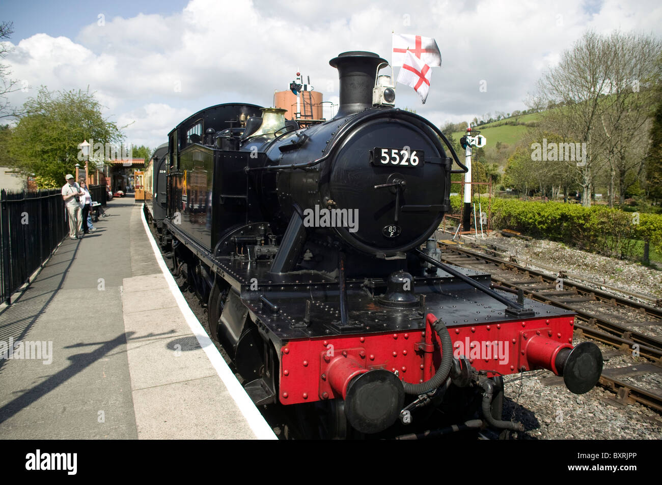 Gran Bretagna, Inghilterra, Devon, Buckfastleig, treno alla piattaforma della stazione a Buckfastleigh del South Devon Railway Foto Stock