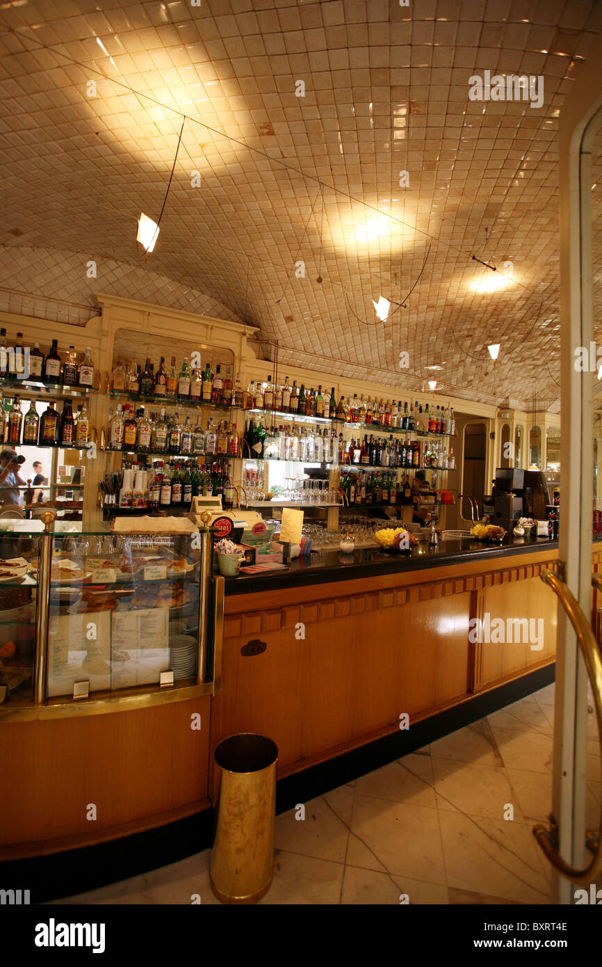 Caffè degli Specchi, Salita Pollaiuoli street, Genova, Liguria, Italia, Europa Foto Stock