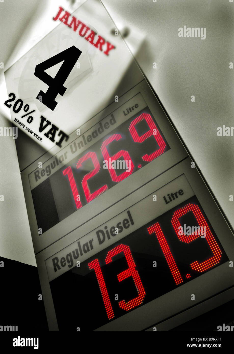 Regno Unito benzina / diesel aumento di prezzo/luogo concetto dotato di 20% iva il promemoria sul calendario. Foto Stock