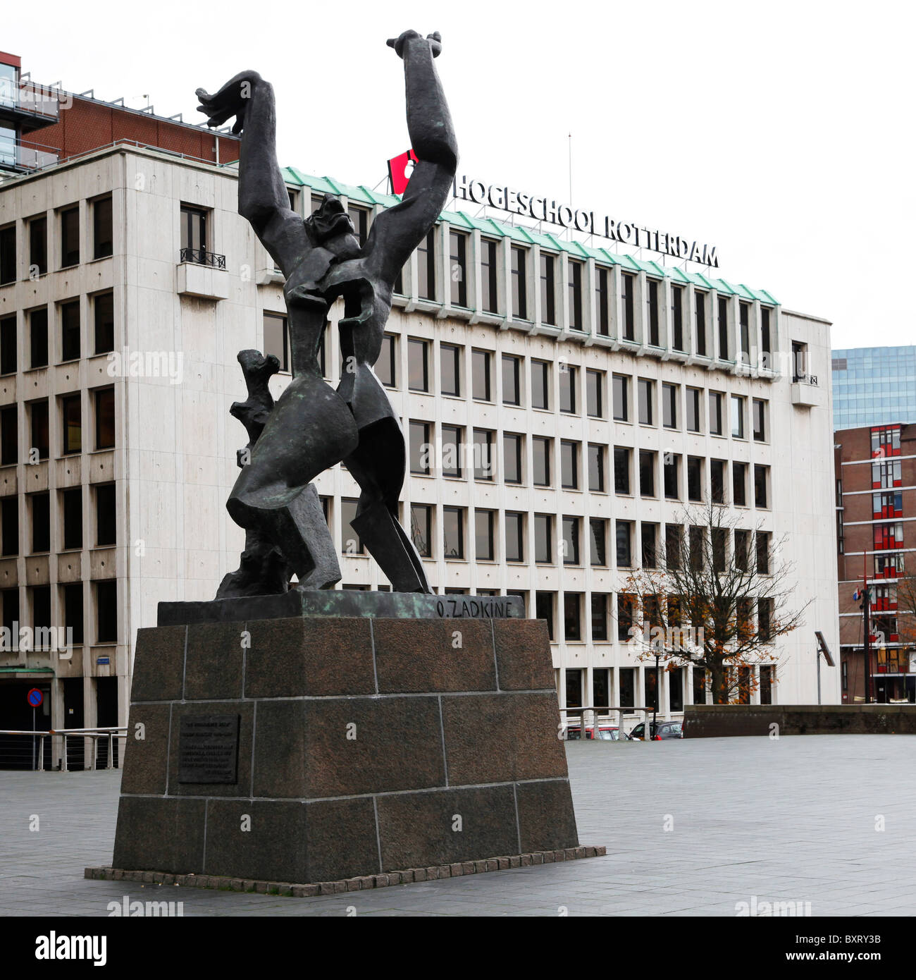 De Verwoeste Stad' scultura di Zadkine (1890-1967) di Rotterdam, Paesi  Bassi Foto stock - Alamy