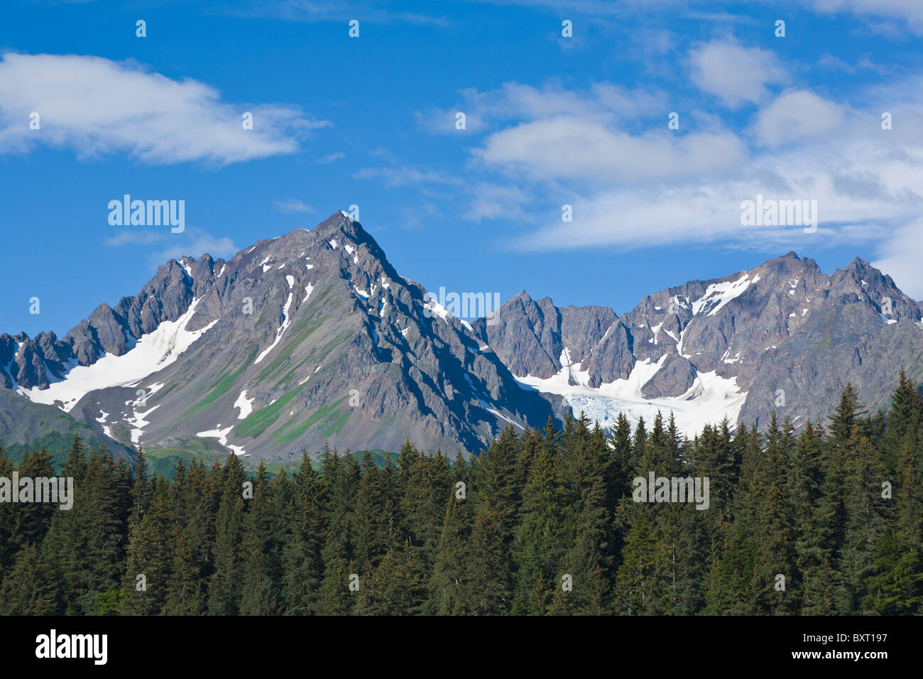 Le frastagliate cime delle montagne in Seward Alaska Foto Stock