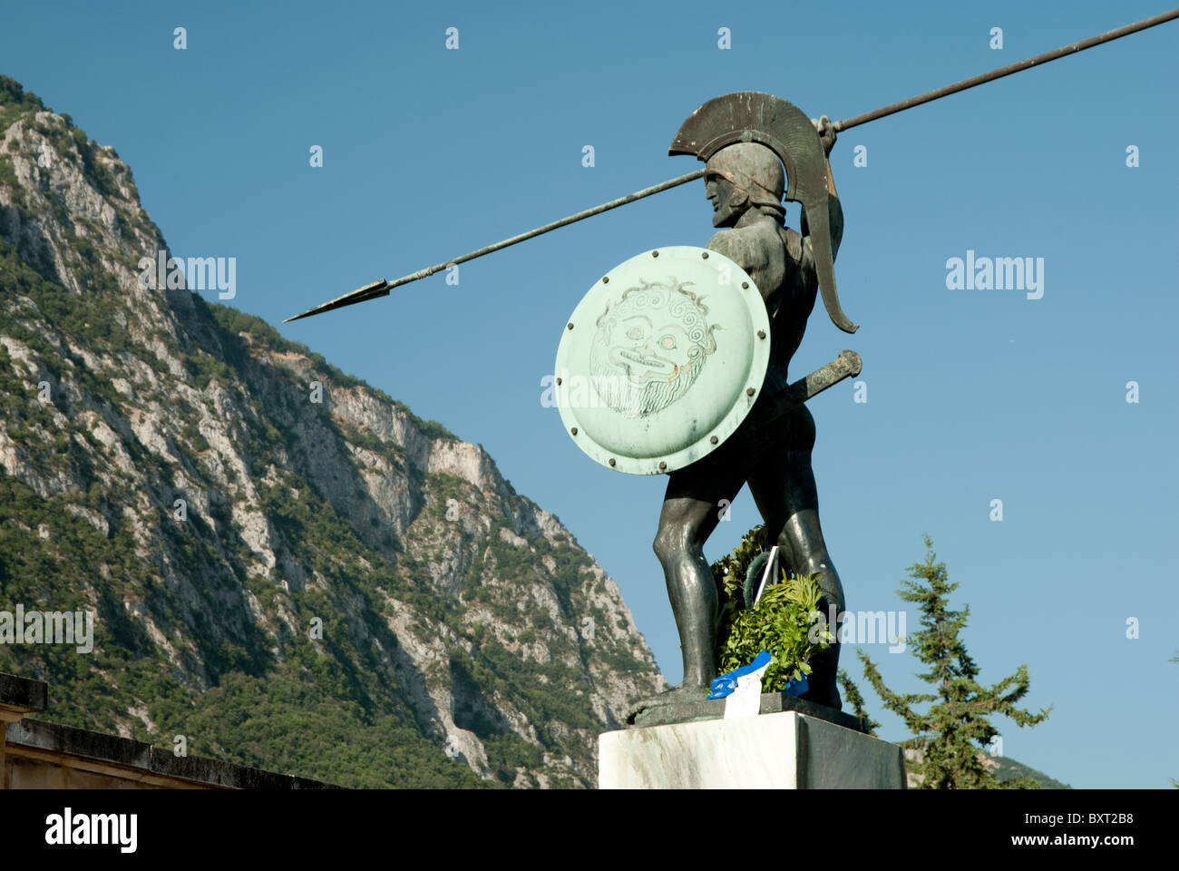 Statua di re Leonida di Sparta, situato nel passaggio in corrispondenza delle Termopili, Grecia Foto Stock