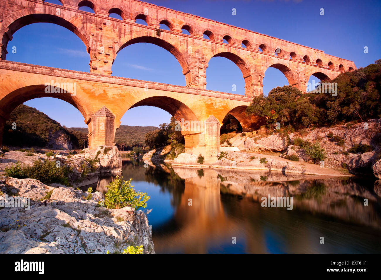 Acquedotto romano - Pont du Gard vicino a Vers-Pont-du-Gard, Occitanie, Francia Foto Stock