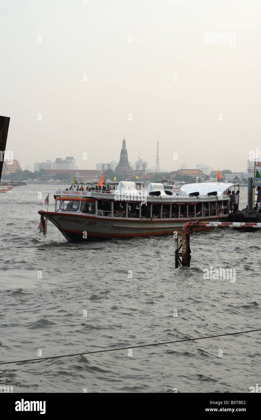 Chophraya Express barca , Bangkok Foto Stock