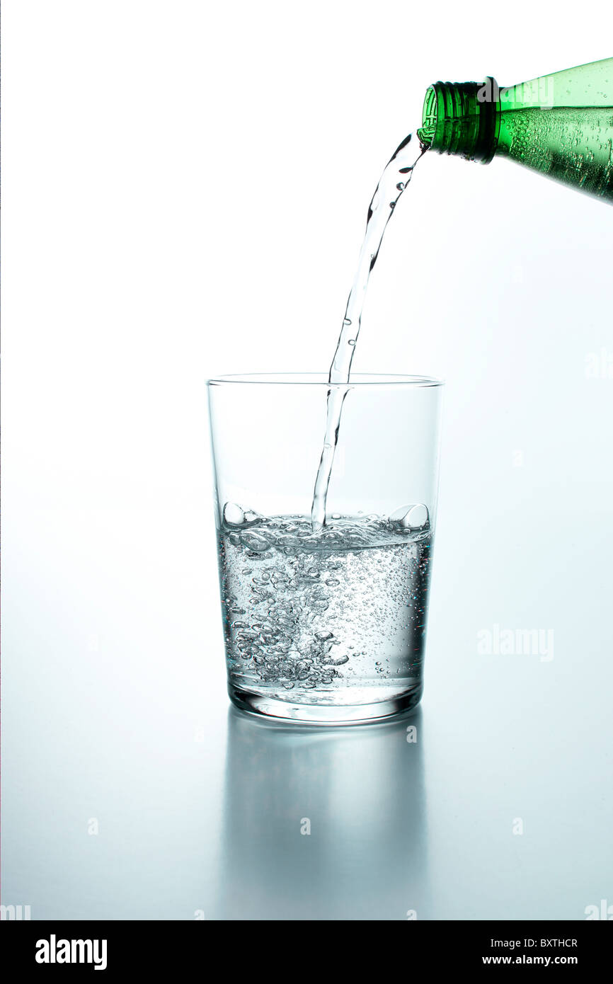 acqua che versa, Foto Stock