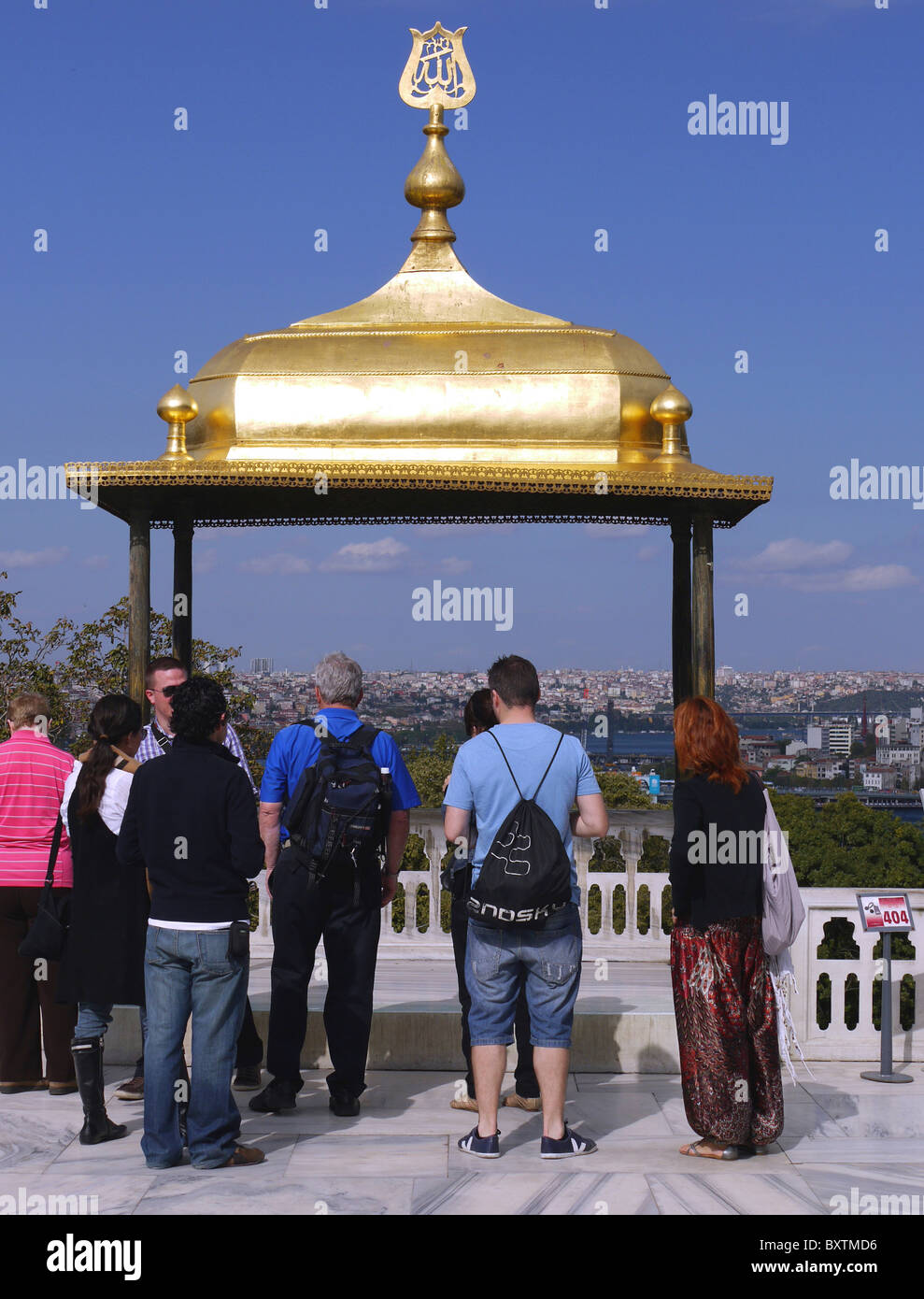 Bronzo dorato tettoia, Il Palazzo di Topkapi, Istanbul Foto Stock