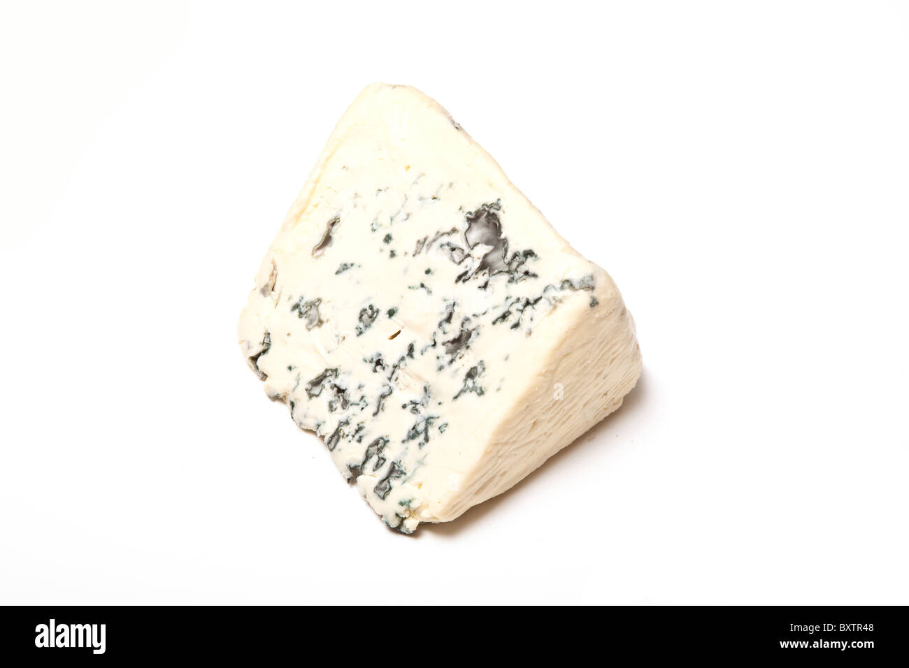 St Agur formaggio isolato su un bianco di sfondo per studio. Foto Stock