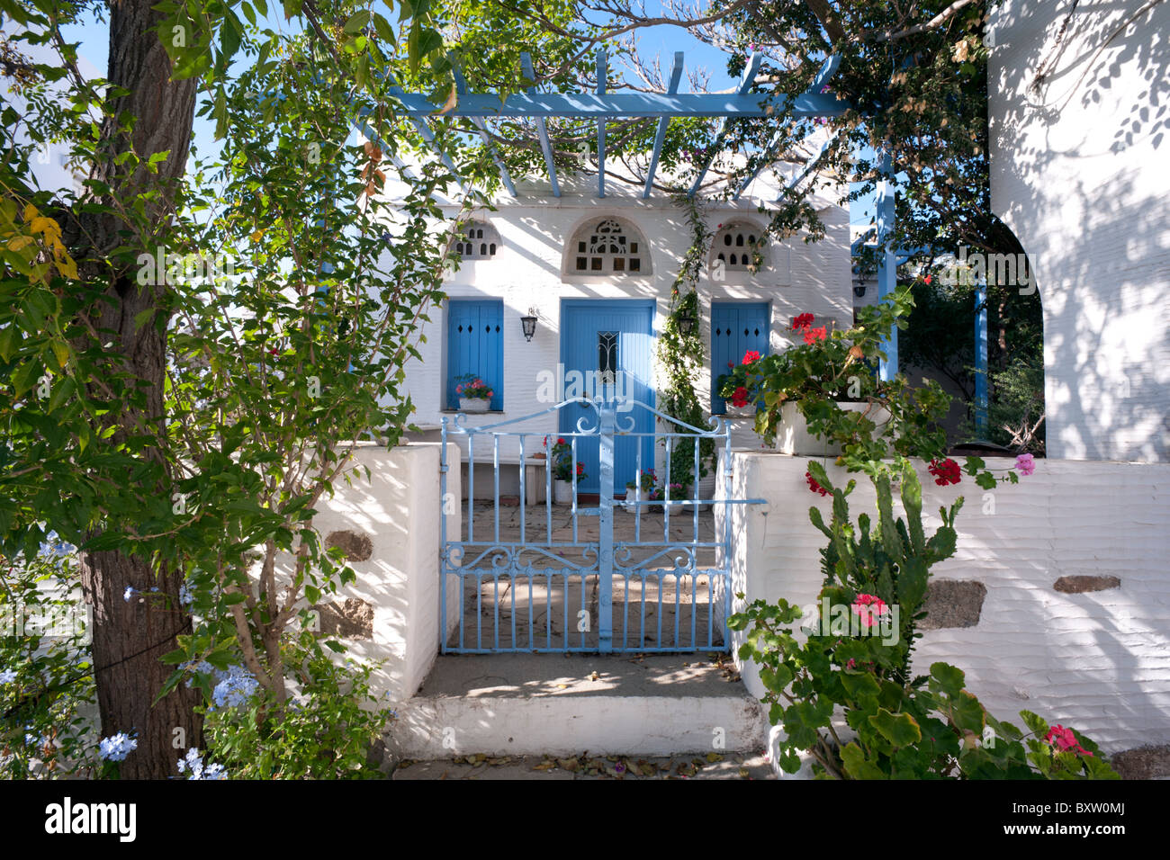Tipica casa delle cicladi nel villaggio di Volax, sull'isola greca di Tinos. Foto Stock