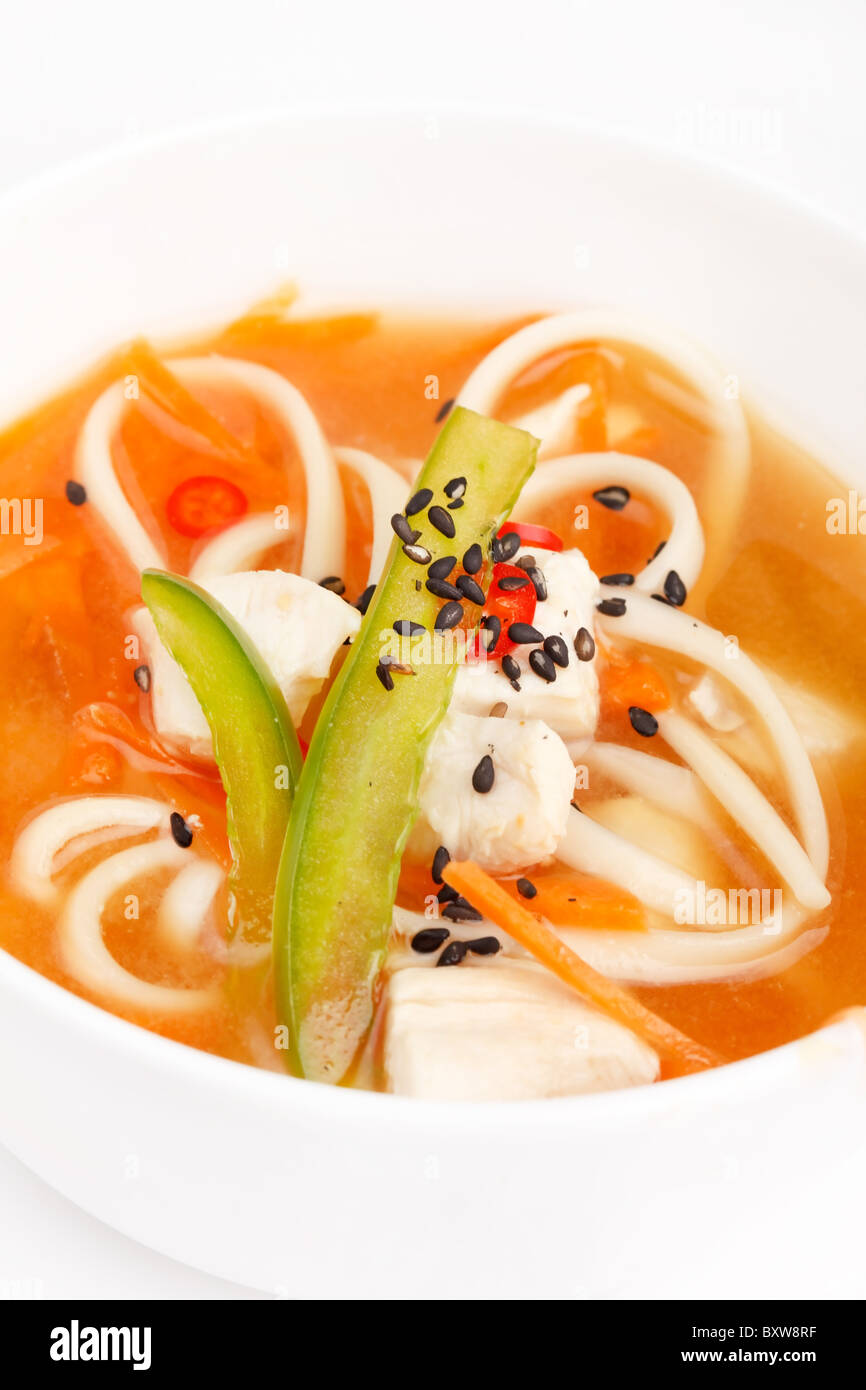 Zuppa di noodle al pollo Foto Stock