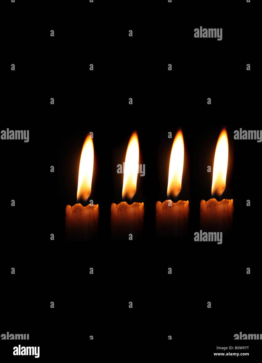 Candela incandescente simbolo di pace e di felicità Foto Stock