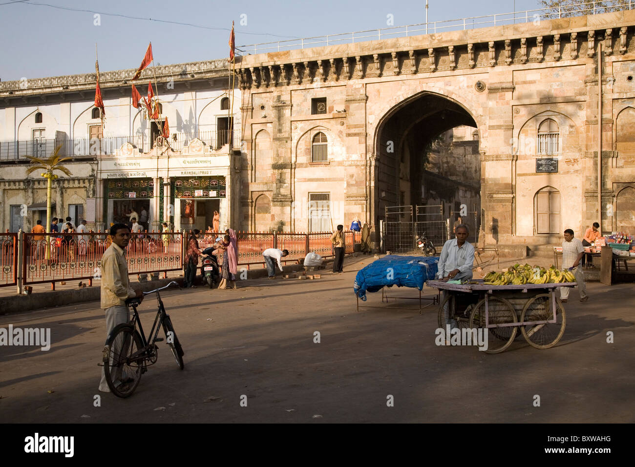 La vita quotidiana dal Gate Bhadra in Ahmedabad, Gujarat, India. Foto Stock